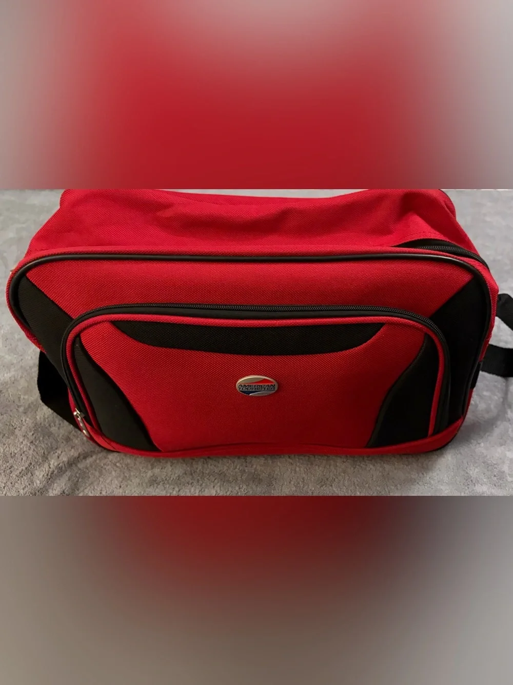 American Tourister travel bag